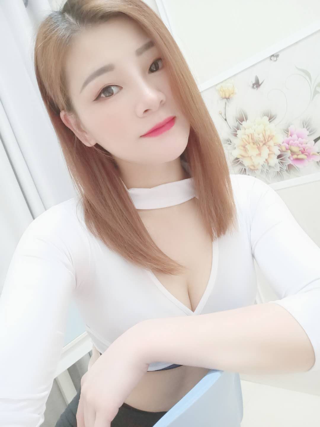 高挑丰满性感少女